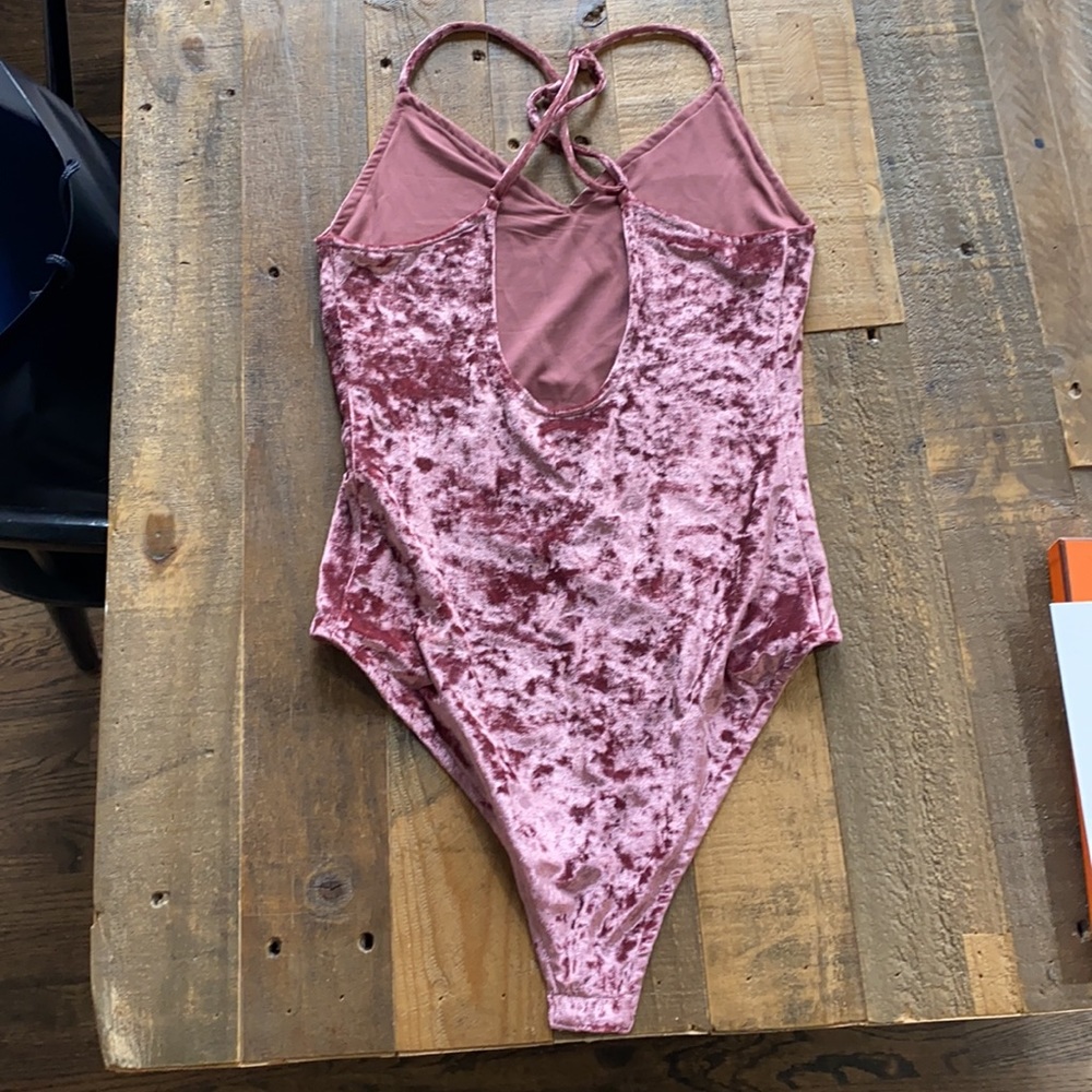 Revolve bodysuit - Picture 7 of 9